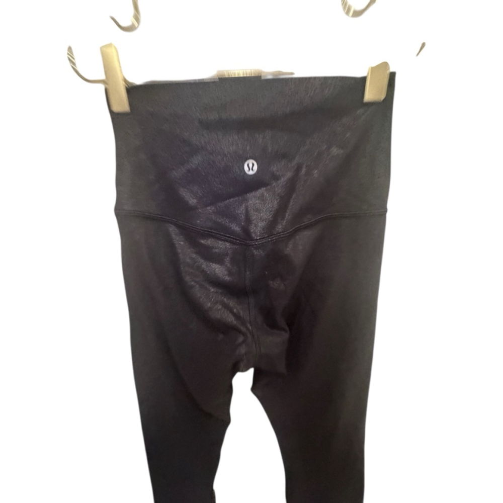 Women's Lululemon Black Shimmer Leggings Size 4